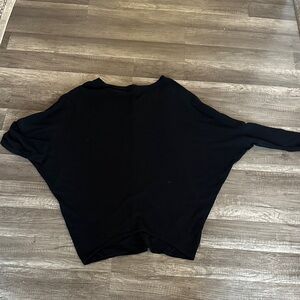 Lulu's Black Batwing Sleeve Top